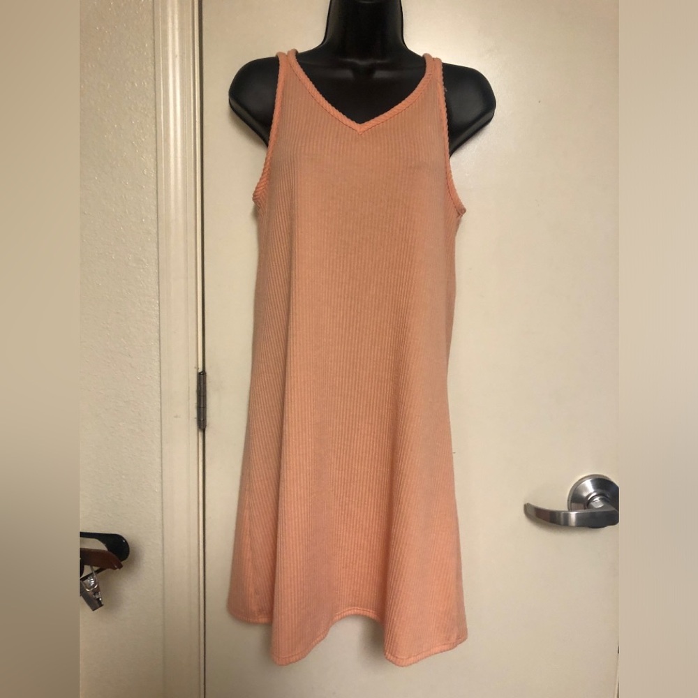 💜💜 3/$15 SALE 💜💜 Chic Coral Midi Dress